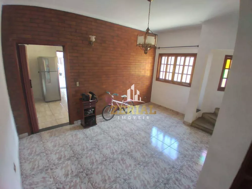 Sobrado, 4 quartos, 262 m² - Foto 1