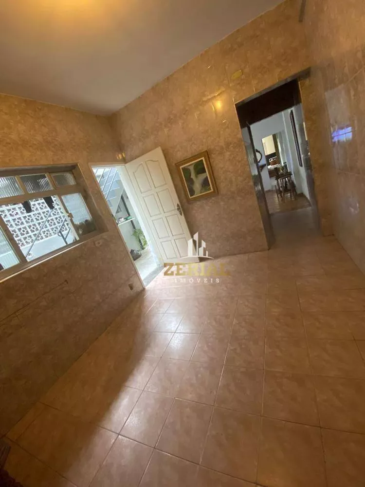 Sobrado à venda com 4 quartos, 217m² - Foto 1