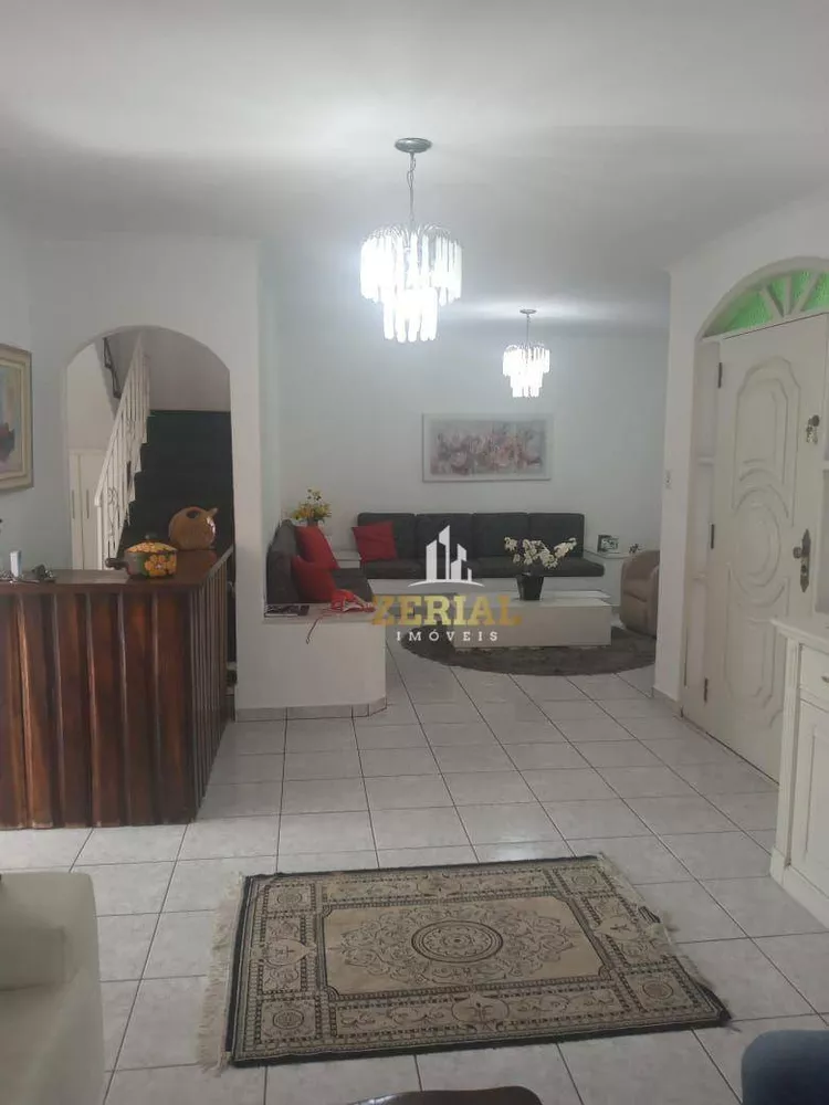 Sobrado à venda com 3 quartos, 260m² - Foto 1