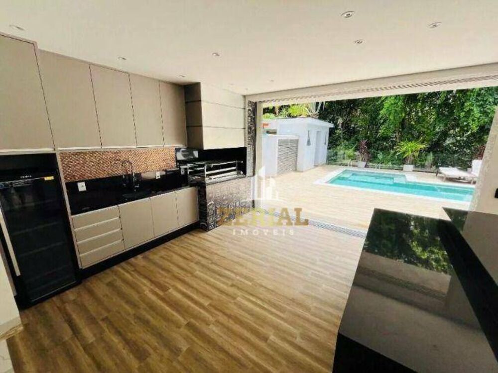 Casa à venda com 6 quartos, 830m² - Foto 1