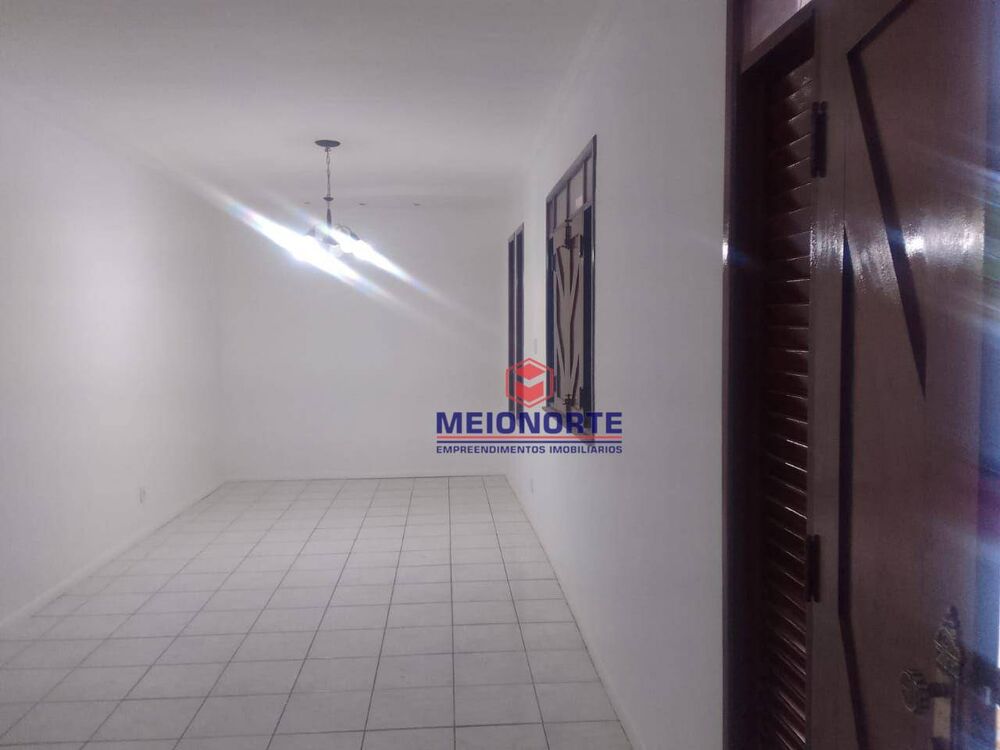 Casa à venda com 3 quartos, 120m² - Foto 4