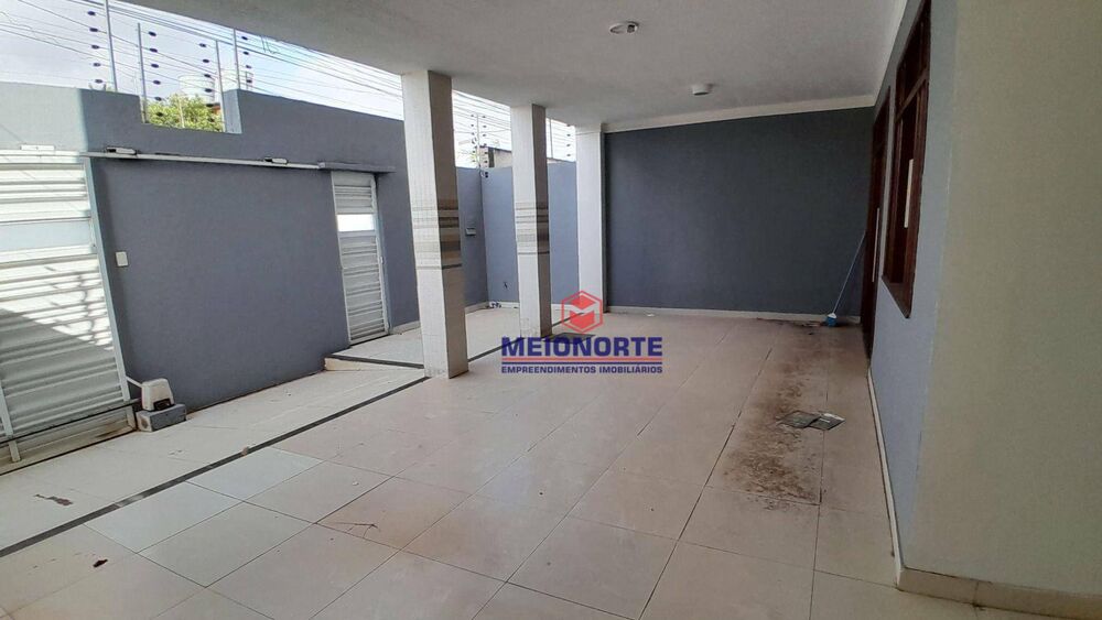 Casa à venda com 5 quartos, 350m² - Foto 2