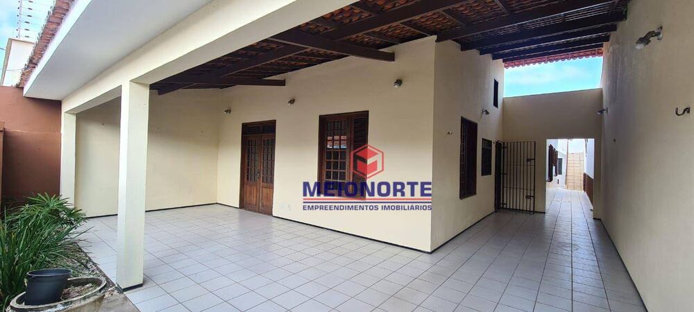 Casa à venda com 6 quartos, 200m² - Foto 8