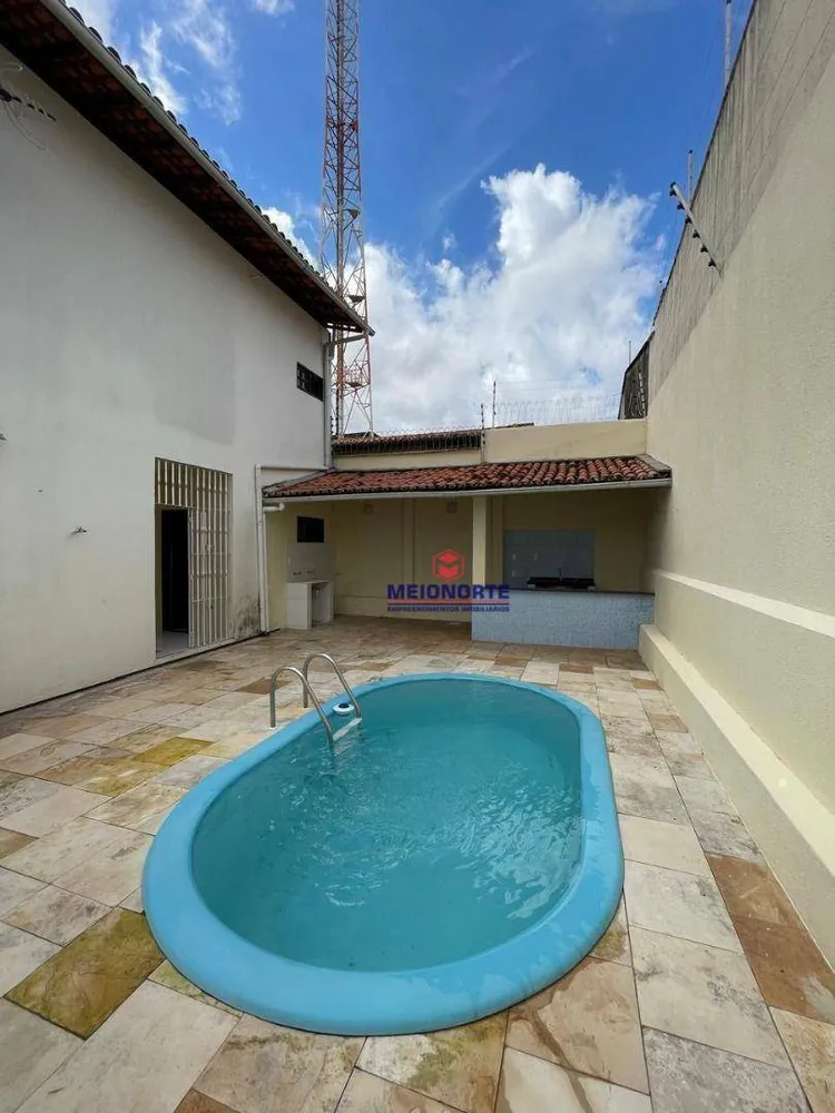 Casa, 4 quartos, 262 m² - Foto 1