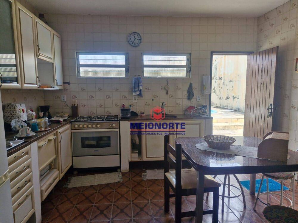 Casa, 3 quartos, 200 m² - Foto 3