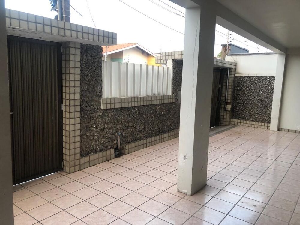 Casa à venda com 7 quartos, 300m² - Foto 4