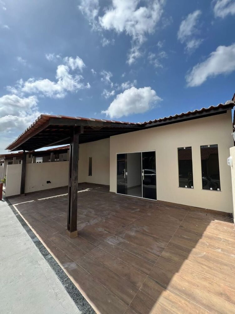 Casa de Condomínio à venda com 3 quartos, 200m² - Foto 1