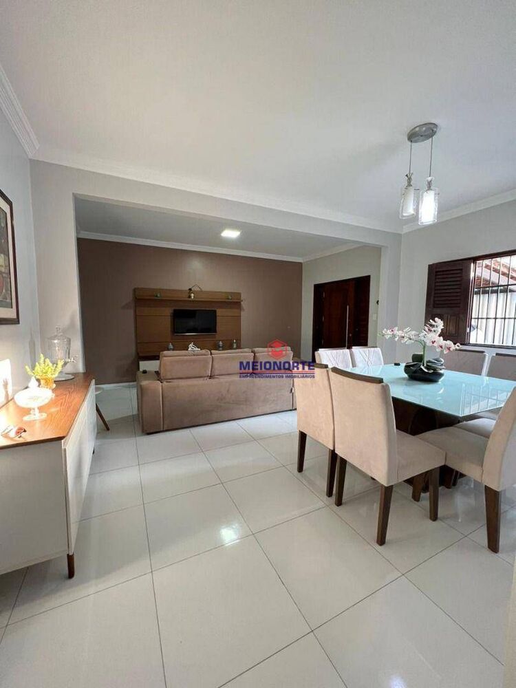 Casa à venda com 3 quartos, 200m² - Foto 1