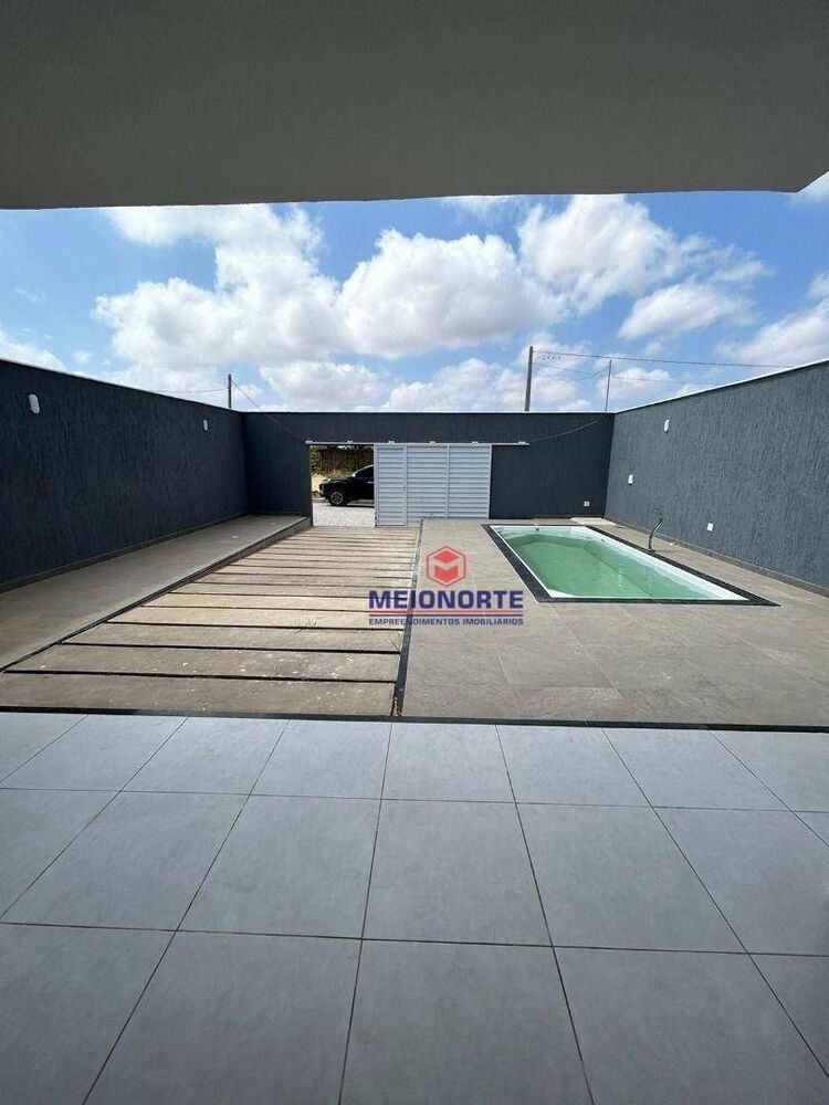 Casa à venda com 3 quartos, 200m² - Foto 1