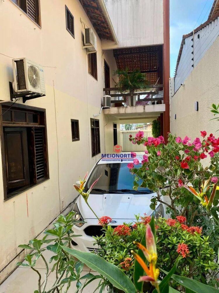 Casa, 4 quartos, 270 m² - Foto 1