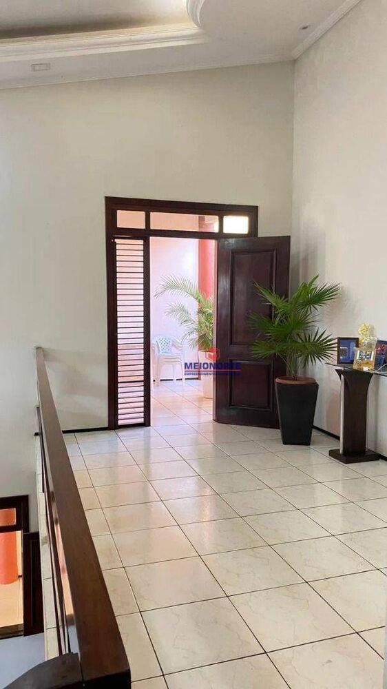 Casa, 4 quartos, 270 m² - Foto 4