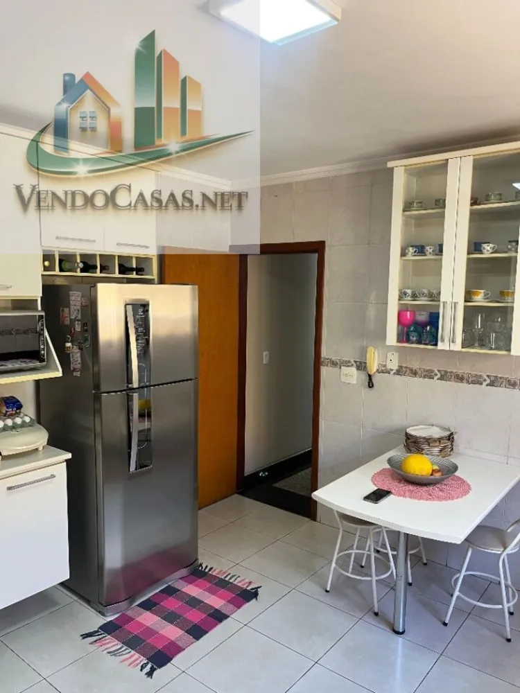 Casa, 4 quartos, 180 m² - Foto 1
