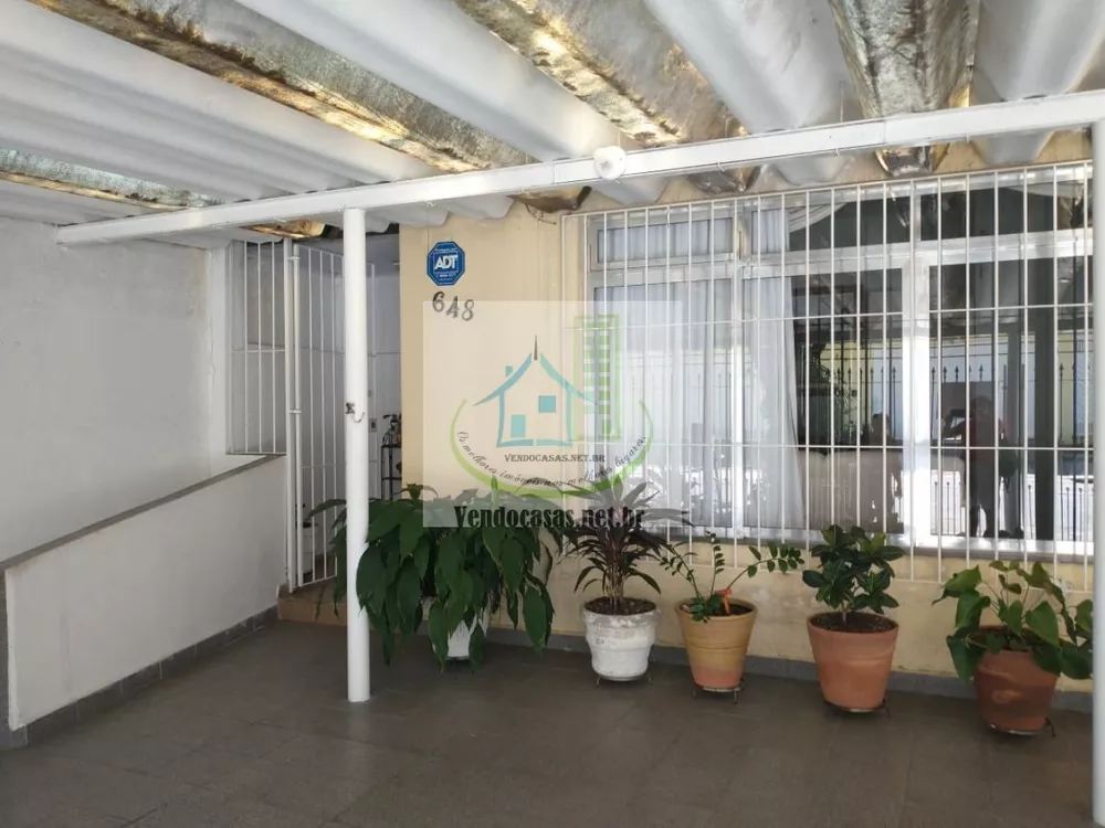 Casa à venda com 3 quartos, 250m² - Foto 1