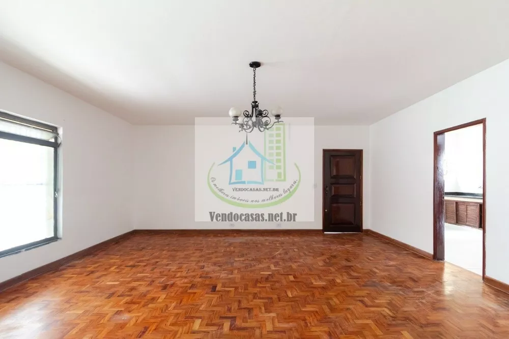 Casa à venda com 4 quartos, 182m² - Foto 1