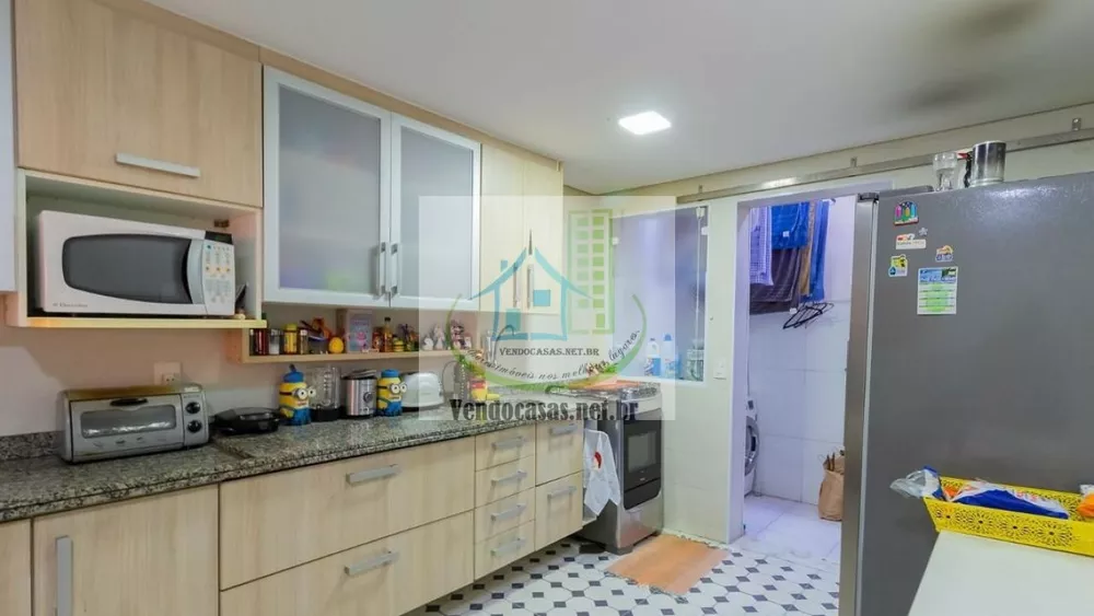 Casa de Condomínio à venda com 4 quartos, 180m² - Foto 1