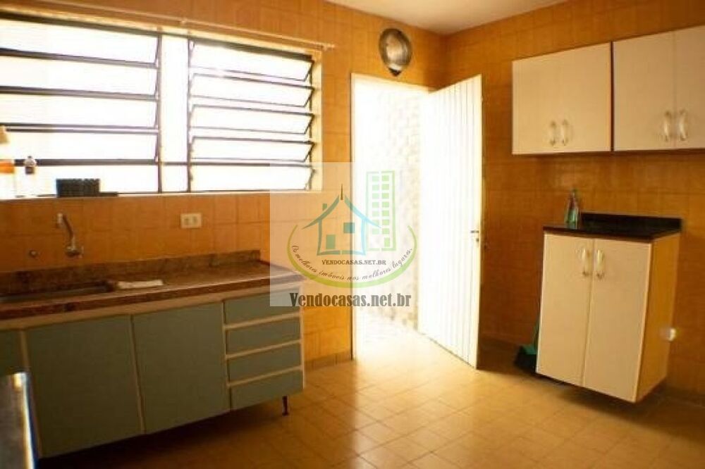 Casa à venda com 2 quartos, 96m² - Foto 1