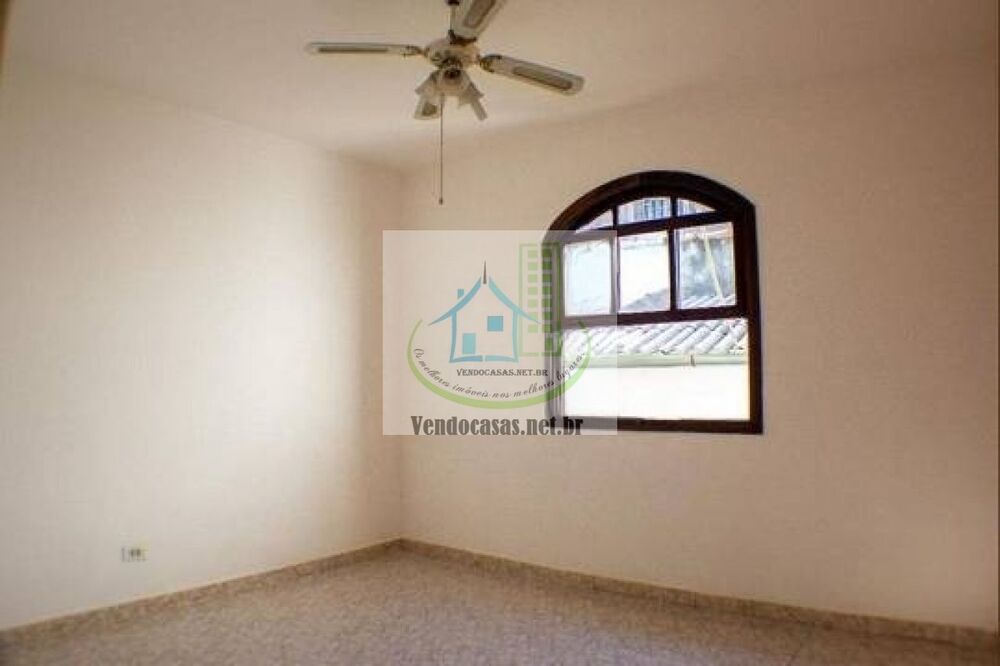 Casa à venda com 2 quartos, 96m² - Foto 2