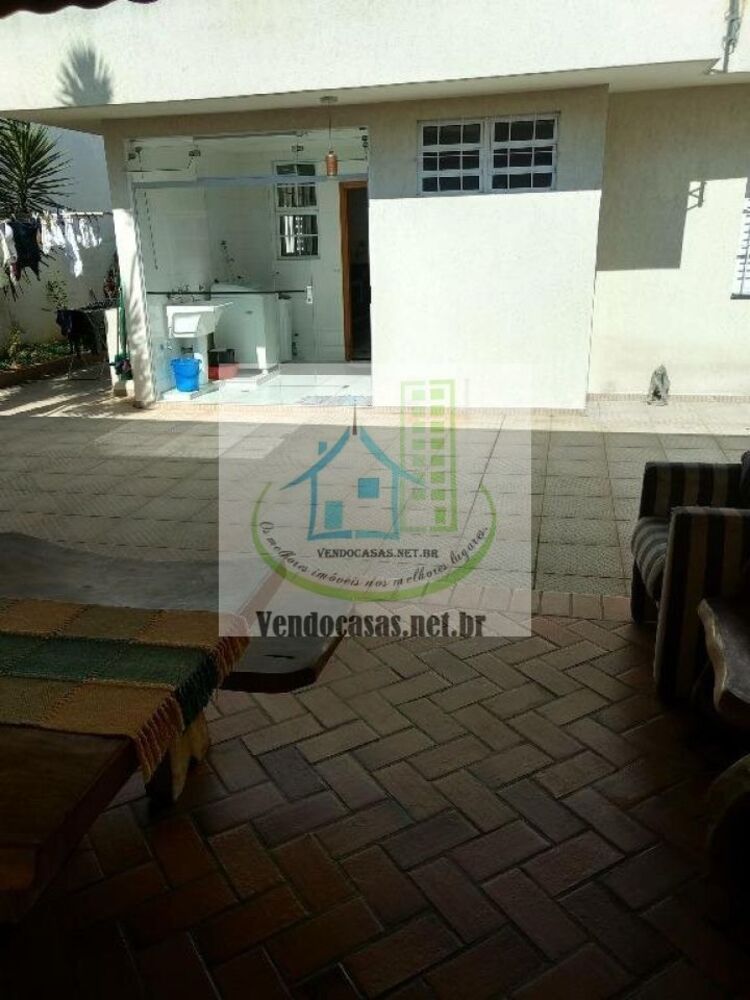 Casa, 3 quartos, 220 m² - Foto 1