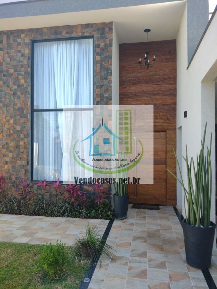 Casa à venda com 4 quartos, 300m² - Foto 1