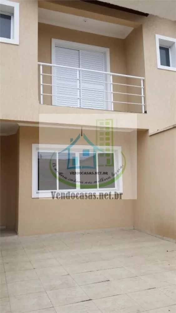 Casa à venda com 3 quartos, 157m² - Foto 1