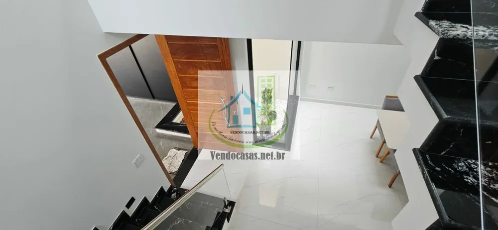 Casa, 4 quartos, 245 m² - Foto 1