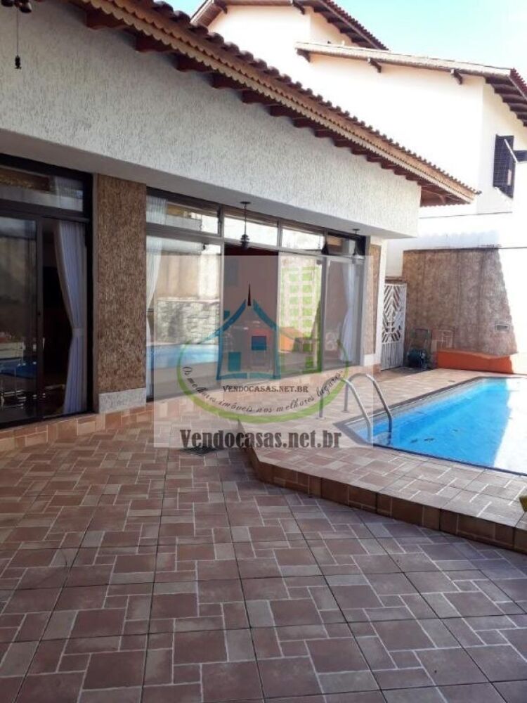 Casa, 3 quartos, 300 m² - Foto 1