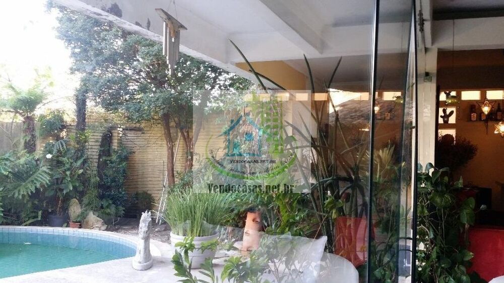 Casa à venda com 4 quartos, 530m² - Foto 1