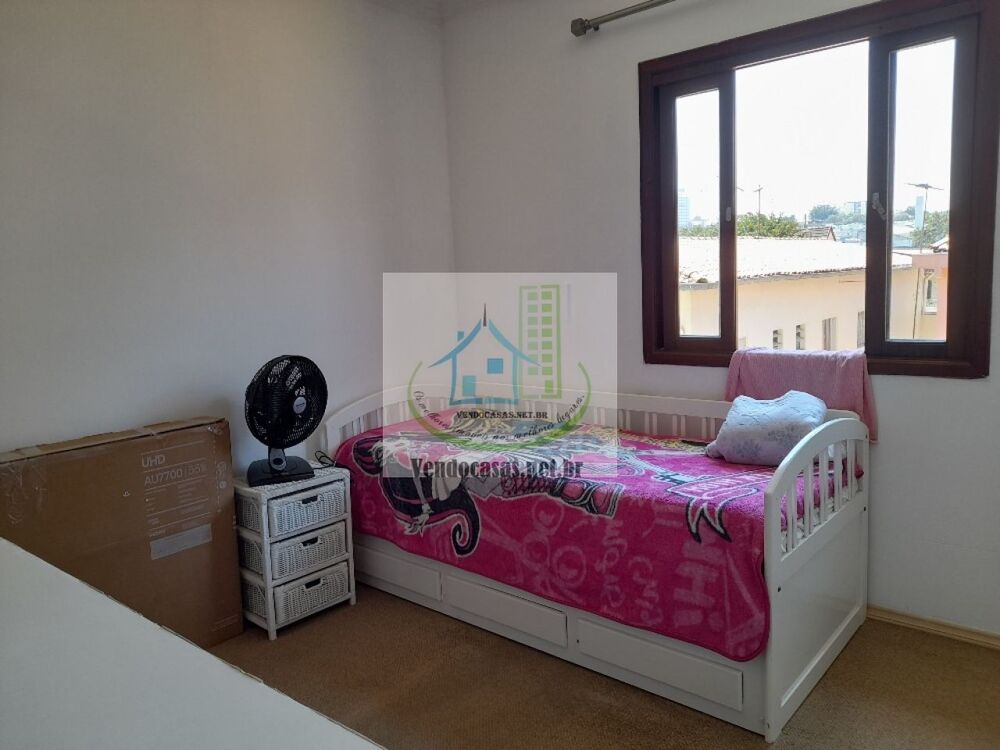 Casa, 3 quartos, 250 m² - Foto 1