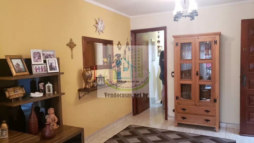 Casa à venda com 4 quartos, 187m² - Foto 1