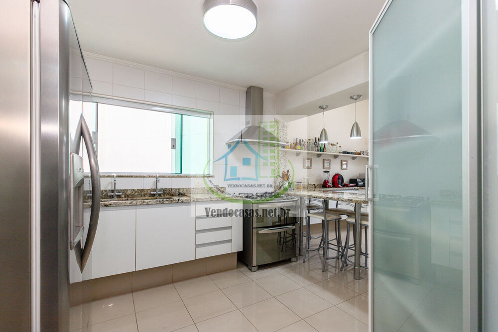 Casa, 3 quartos, 303 m² - Foto 2