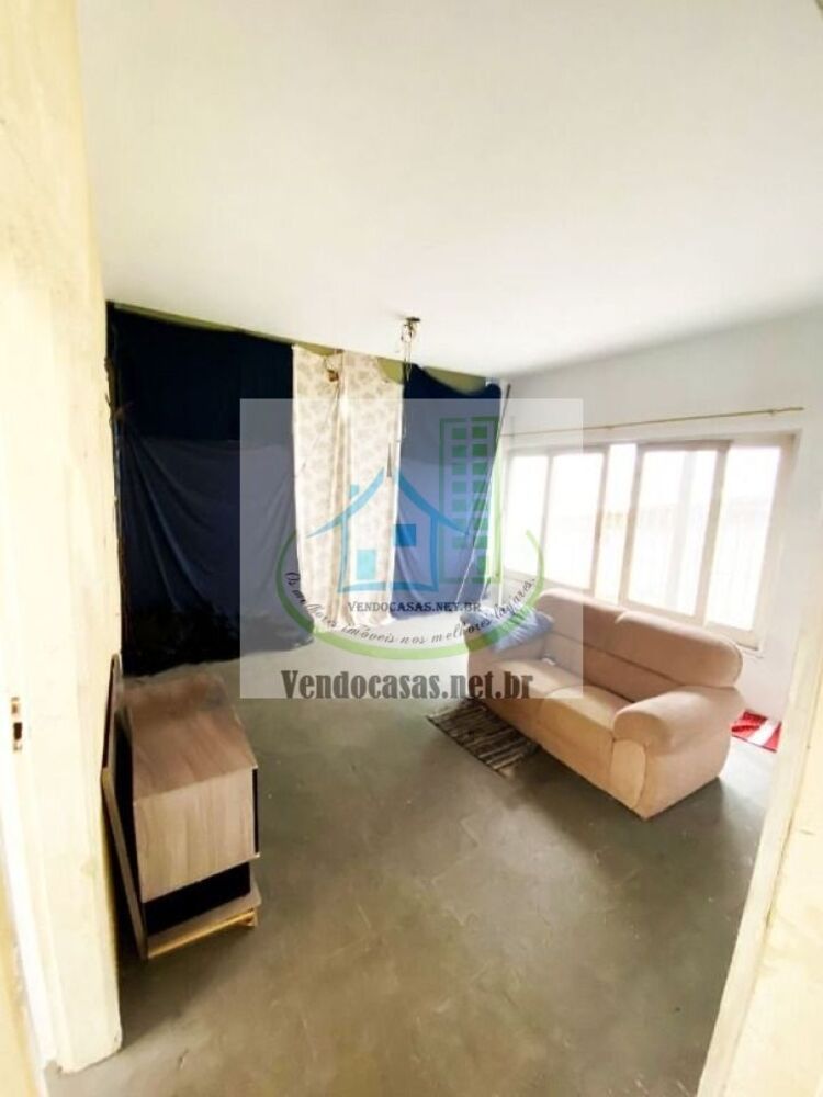 Casa à venda e aluguel com 3 quartos, 200m² - Foto 1