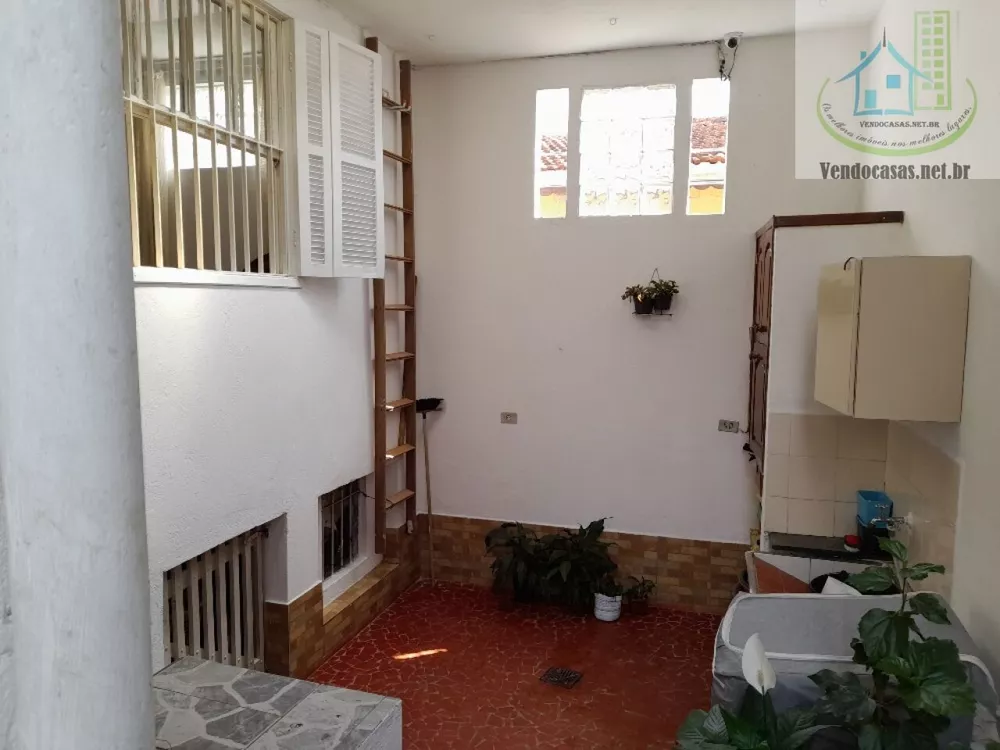 Casa à venda com 2 quartos, 80m² - Foto 8