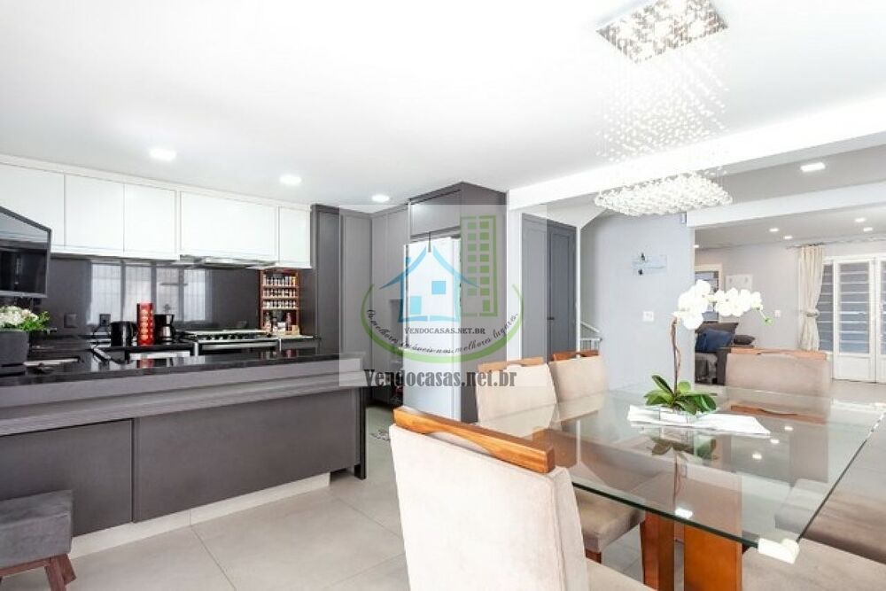 Casa, 3 quartos, 218 m² - Foto 4