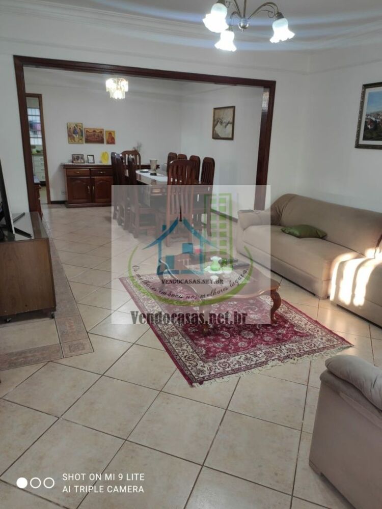 Casa, 6 quartos, 180 m² - Foto 1