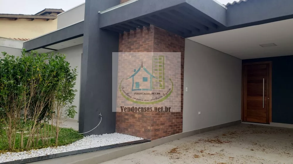 Casa de Condomínio à venda com 3 quartos, 250m² - Foto 1