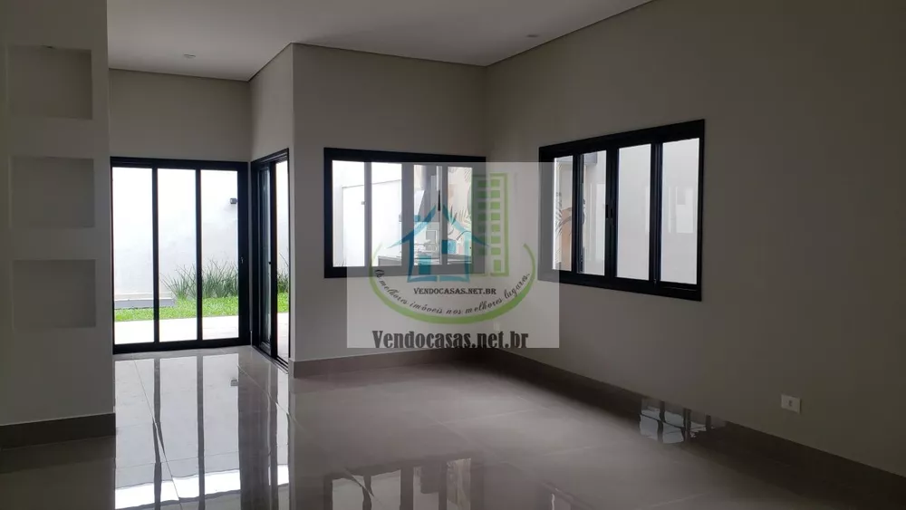 Casa de Condomínio à venda com 3 quartos, 250m² - Foto 3