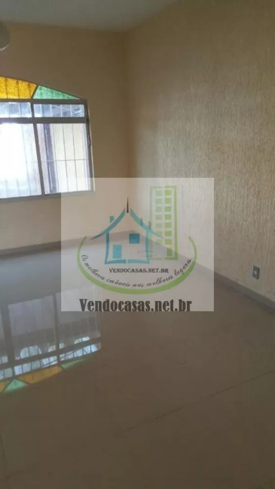 Casa à venda com 3 quartos, 140m² - Foto 2