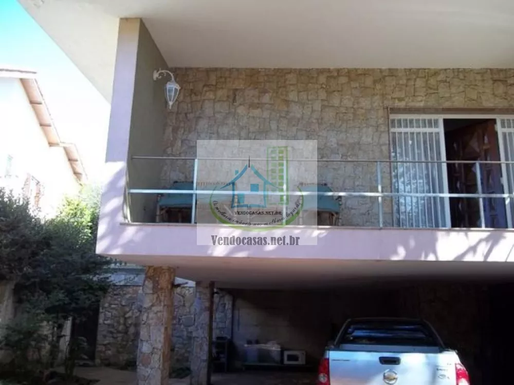 Casa à venda com 6 quartos, 480m² - Foto 1