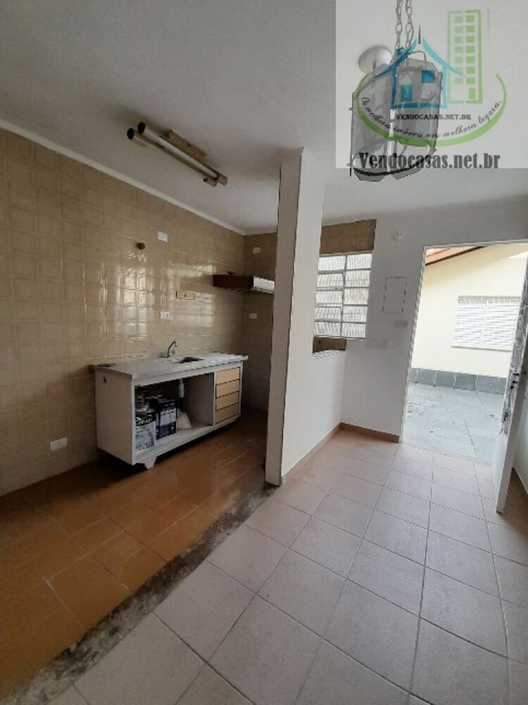 Casa à venda com 3 quartos, 291m² - Foto 3