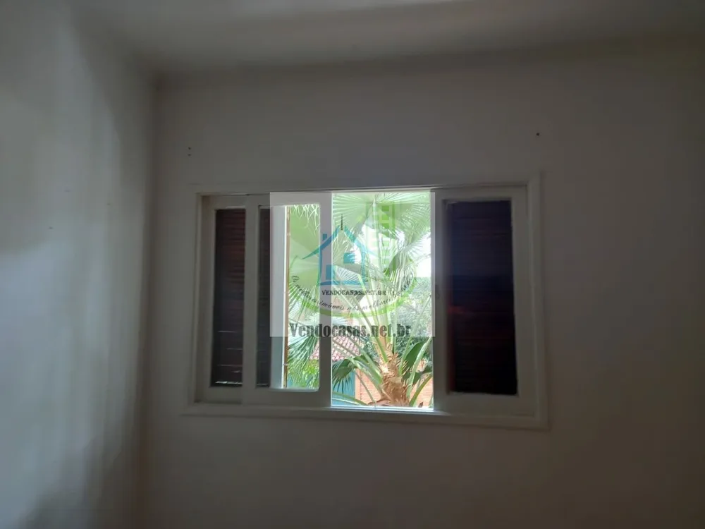 Casa, 4 quartos, 241 m² - Foto 1