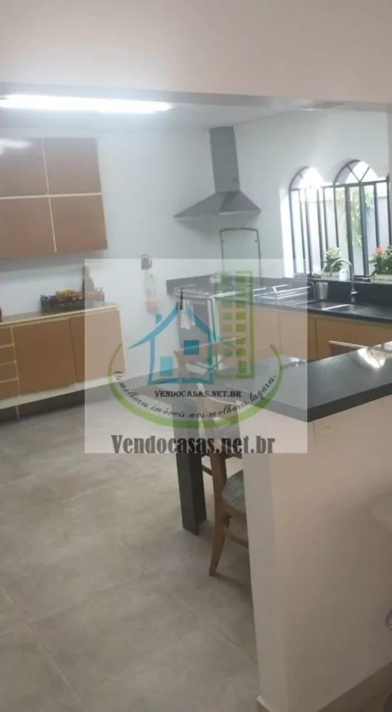 Casa à venda com 3 quartos, 260m² - Foto 17