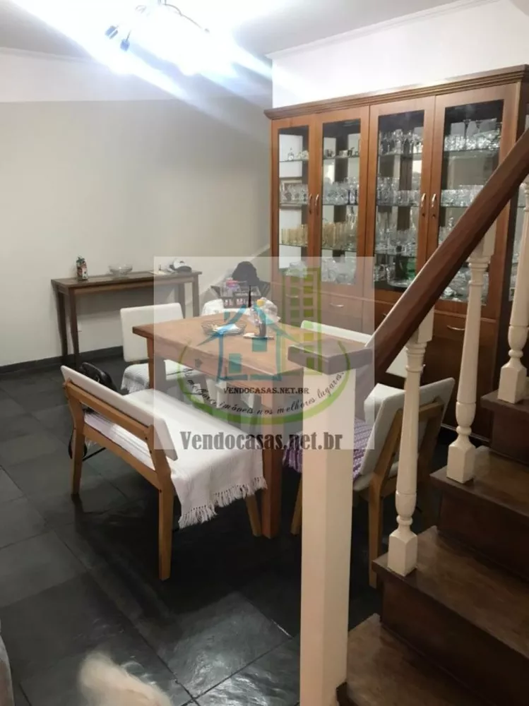 Casa à venda com 3 quartos, 132m² - Foto 2