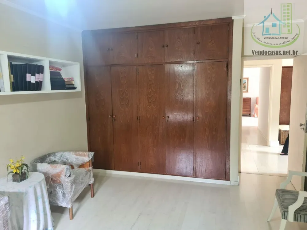 Casa, 4 quartos, 251 m² - Foto 1