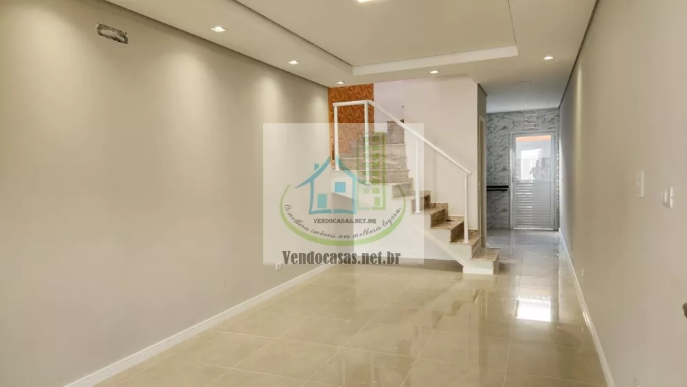 Casa à venda com 3 quartos, 108m² - Foto 4