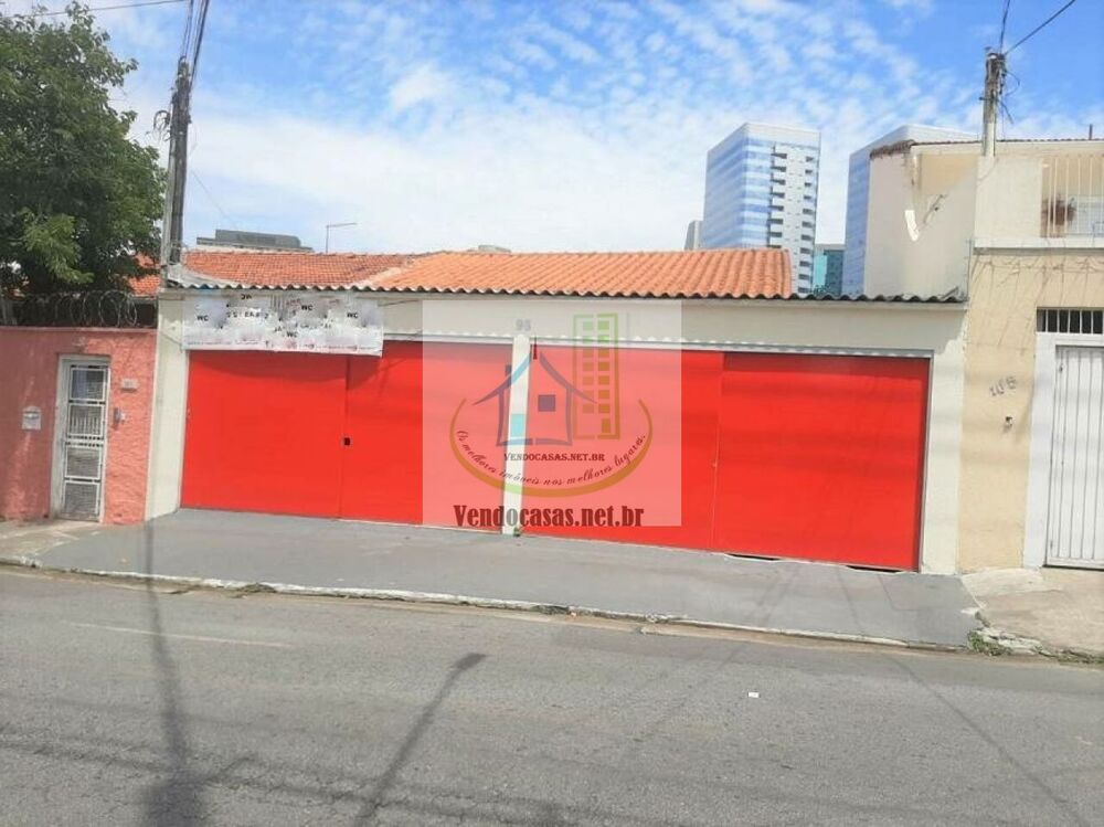 Casa à venda com 3 quartos, 250m² - Foto 1