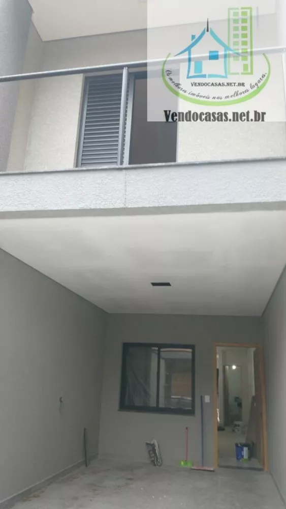 Casa à venda com 3 quartos, 98m² - Foto 1