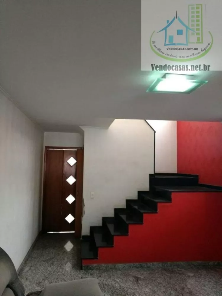 Casa à venda com 3 quartos, 200m² - Foto 1