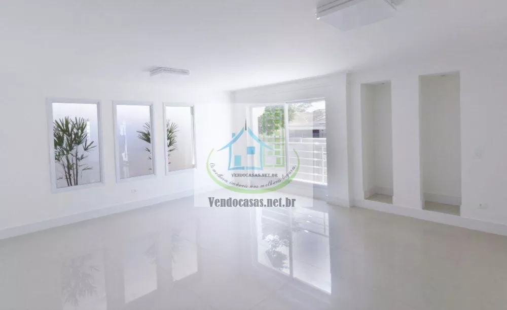 Casa à venda com 4 quartos, 300m² - Foto 2