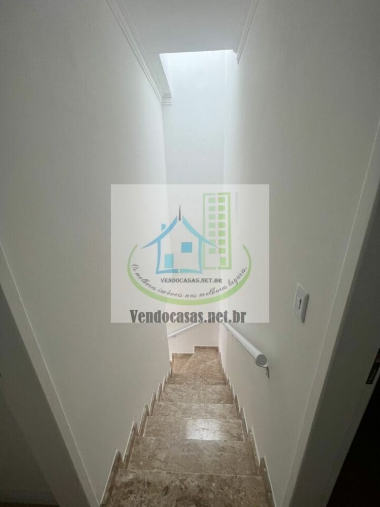 Casa à venda com 2 quartos, 85m² - Foto 4