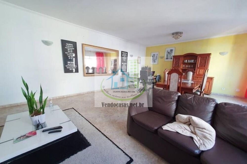 Apartamento à venda com 3 quartos, 197m² - Foto 2